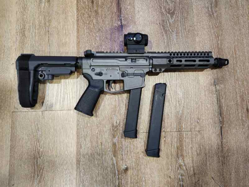 New Frontier C-9 USED. 2x Glock Mags 30rd