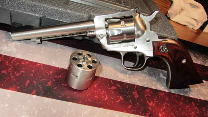 RUGER STAINLESS SINGLE SIX .22 *UNFIRED*