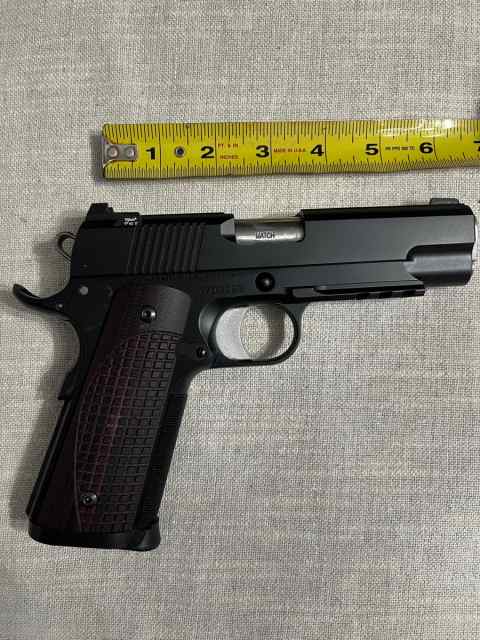 Dan Wesson 45 ACP 4.25&quot; Black Specialist 1911