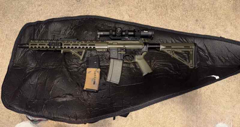Radical AR-15 w/ extras 