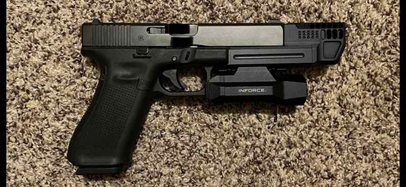 GLOCK 17 GEN 5 WITH HK COMP