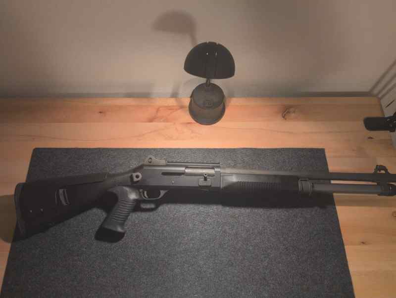 Benelli M4 LE