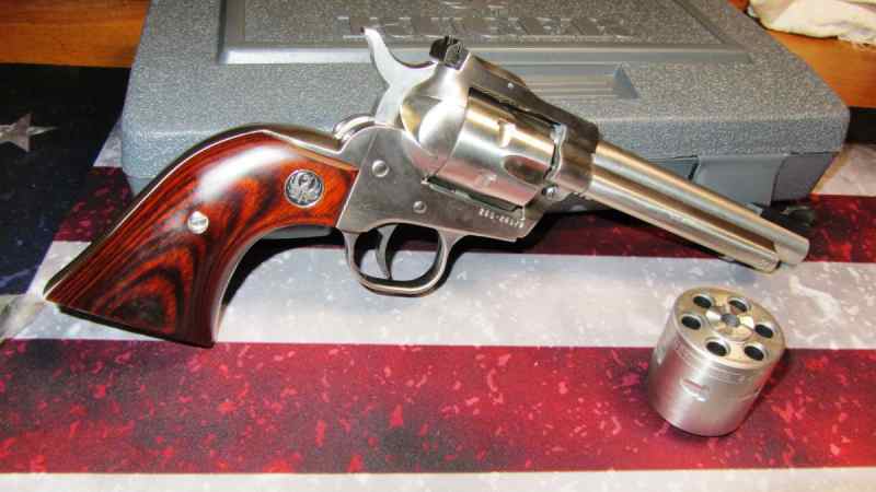 Ruger New Model Single Six .22 (02).JPG
