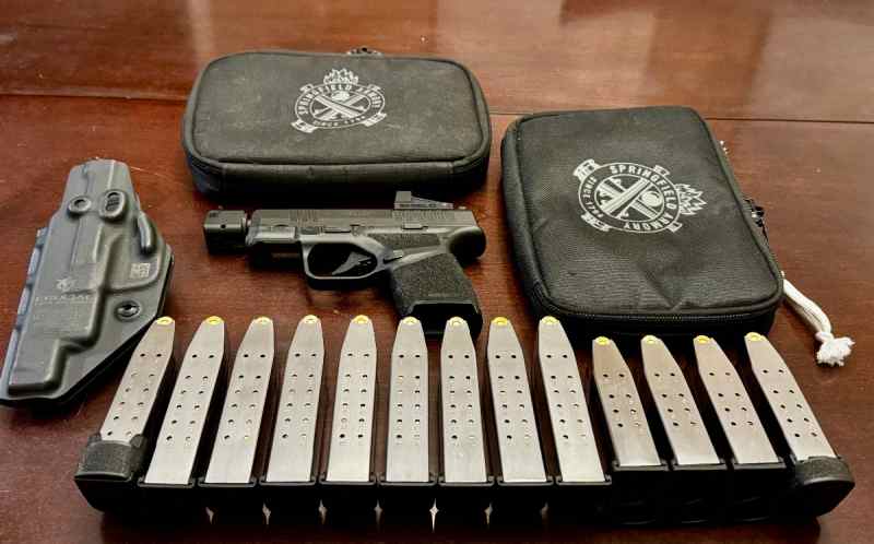 Springfield Hellcat RDP with Extras