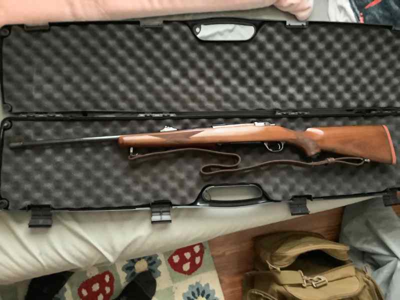 Ruger M77 round top 30-06