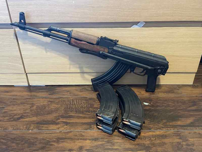 Romanian WASR 10 w/ 5 mags and 150 rounds 