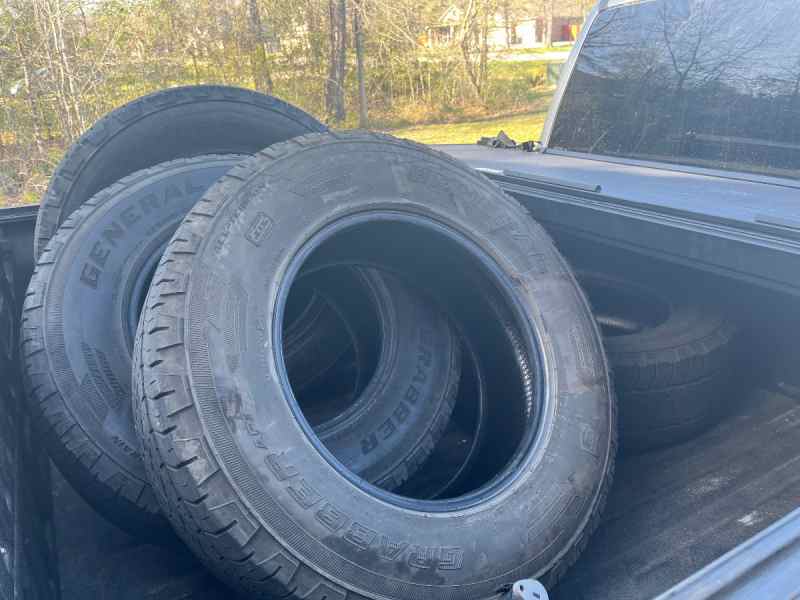Truck tires 265/70R18