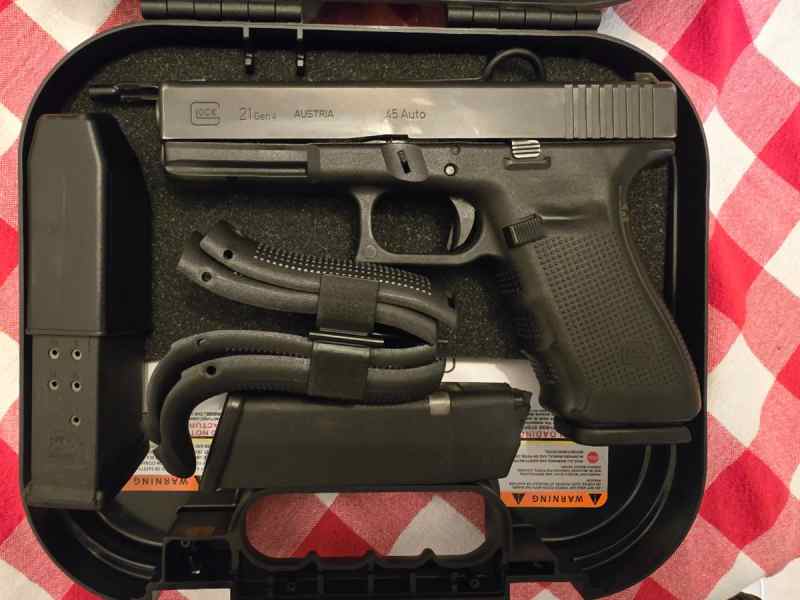 **SOLD** WTT/WTS Glock 21, Gen 4, 45 ACP **SOLD**