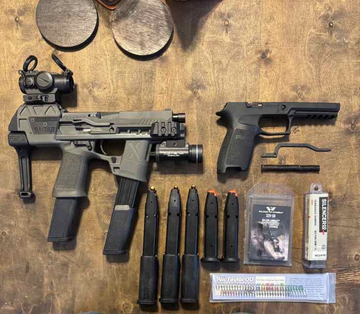 Flux Raider Legion/Threaded barrel/ LOTS OF EXTRAS