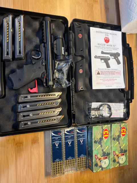 Ruger Mark IV .22LR Pistol/Bushnell Red Dot/6Mags