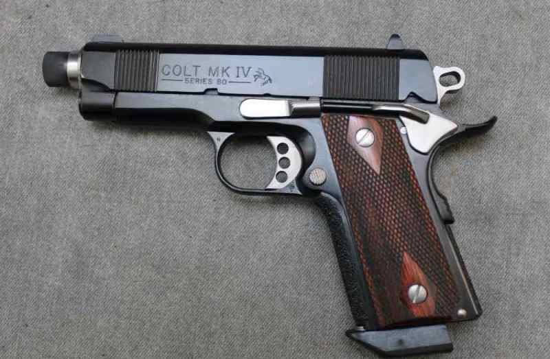 Colt MK IV, Series 80, 45 ACP, Threaded Barrel
