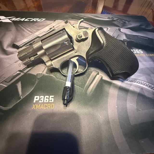 Smith &amp; Wesson Model 60 38 Special 