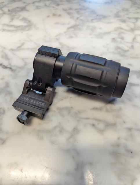 AT3 3x Magnifier with side folding mount 