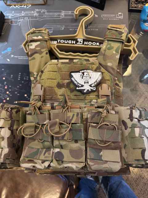 Shellback plate carrier with plates and placard