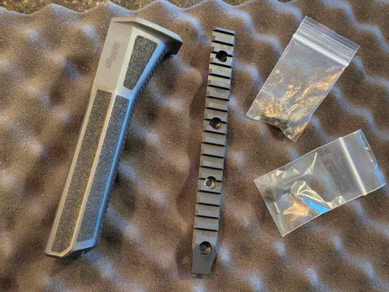 SIG CROSS 20 MOA rail and handguard MLOK guard