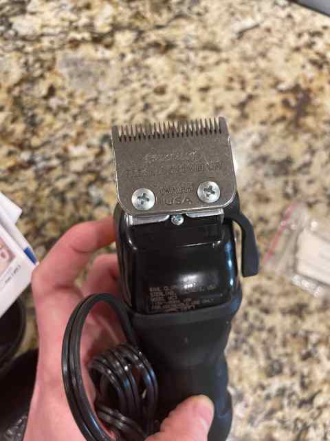 WAHL PLUG IN HAIR CLIPPERS W/ all complete kit