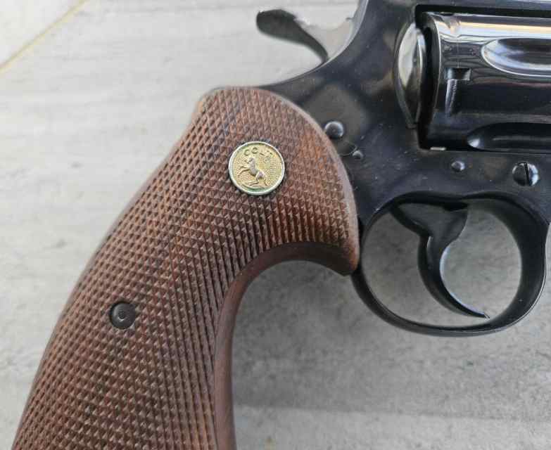 Python right grip.jpg