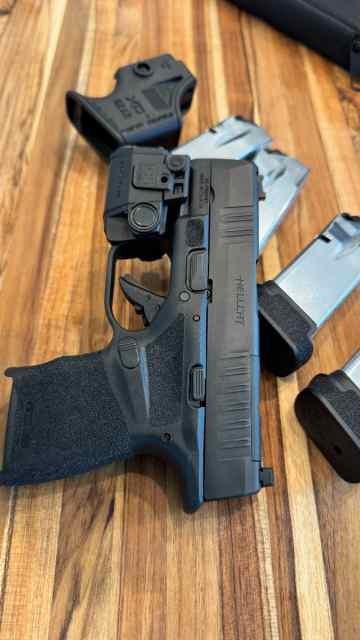 Springfield Hellcat 3&quot; pistol w/light/laser 