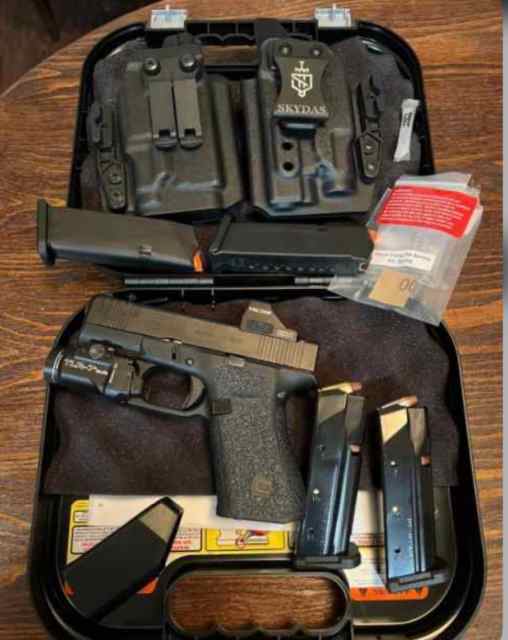 Glock 43x MOS 9mm w/Holosun 507K TLR-7 flashlight