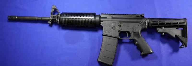 Colt AR-15/M4 Tactical LE Carbine 5.56 NATO w/ fla