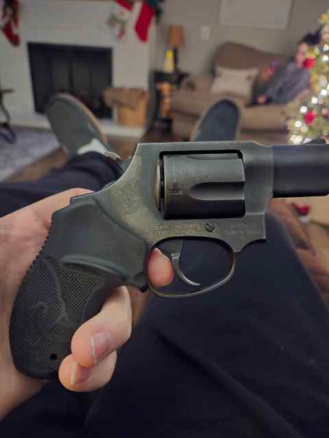 Nice taurus model 85 38 special 