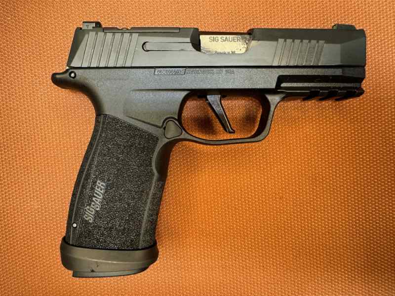 &gt;NEW IN BOX - Sig Sauer P365X-Macro TacOps - 9mm