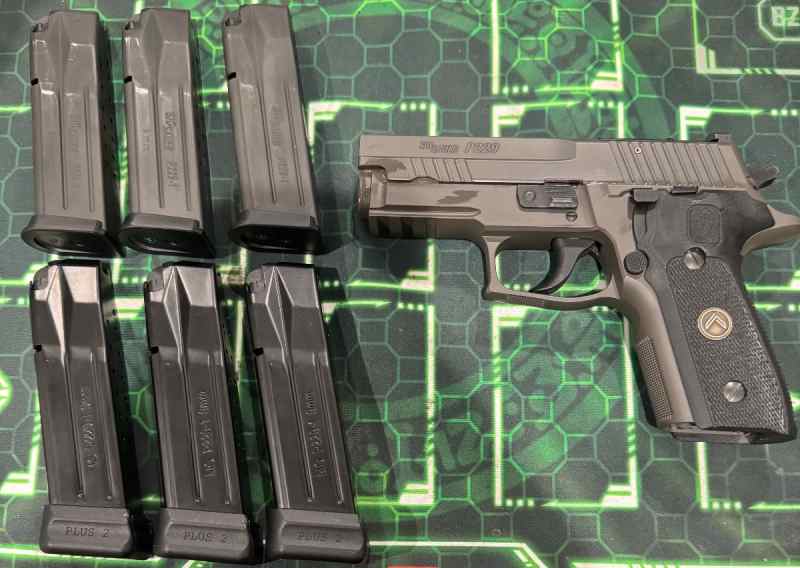 Sig Sauer p229 Legion