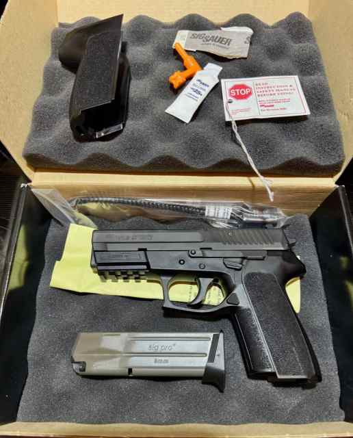 Sig Sauer E2022-9-B Model SP2022