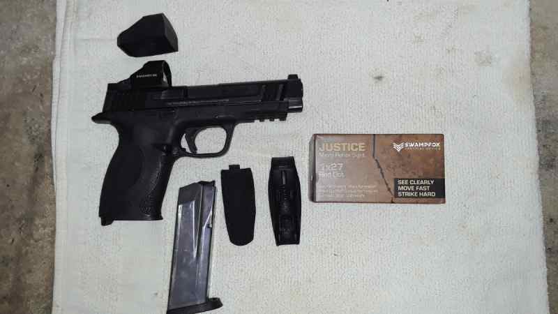 S&amp;W 45 acp with a Red Dot. reduced Price..21 April