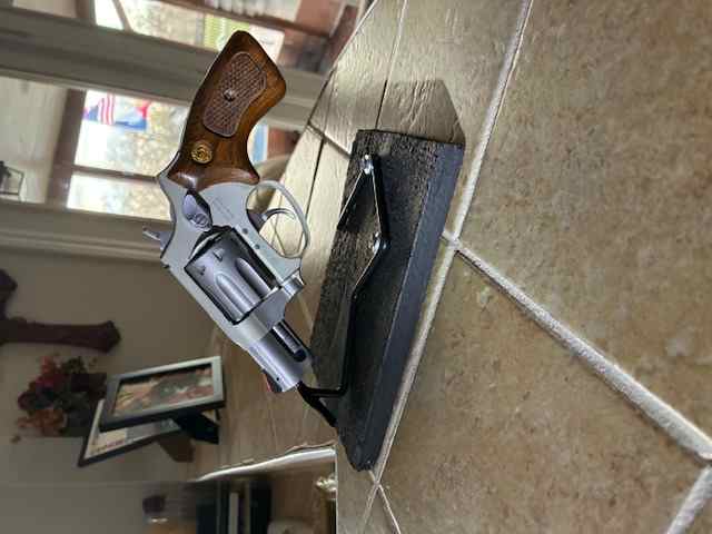 Taurus 942 Ultra Lite 22 LR  8 Round Revolver