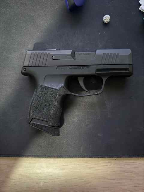 Sig Sauer SP2022 9mm 