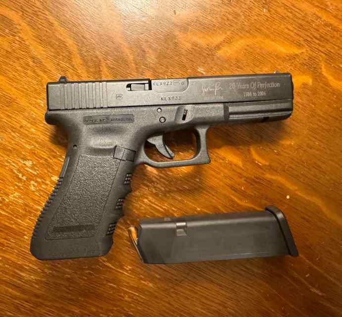 Glock 1.jpg
